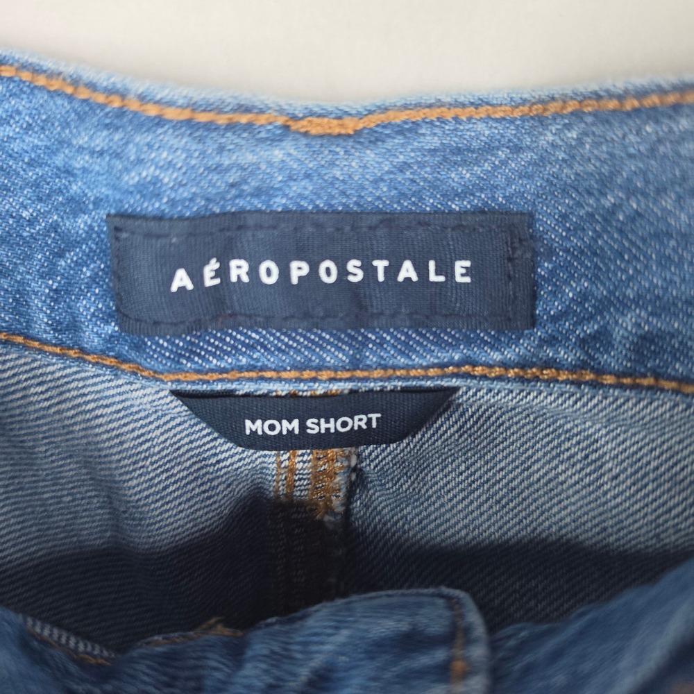 Aeropostale Mom Short Size 14 Light Wash Denim High Rise Frayed Hem - Picture 4 of 5